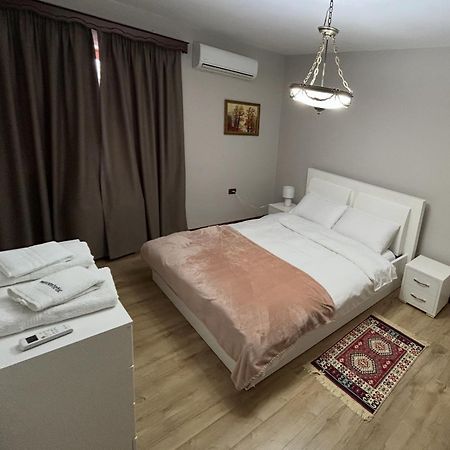Stela'S Apartment Корча Экстерьер фото