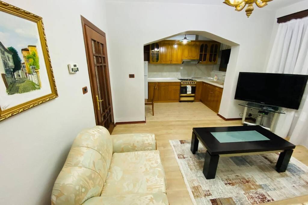 Stela'S Apartment Корча Экстерьер фото